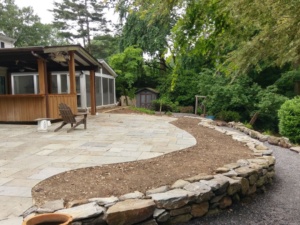 flagstone-patio-and-natural-stone-wall-Gladwynne