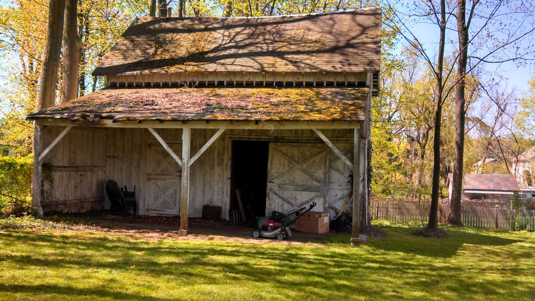 Historic barn before renovation in Villanova, PA
